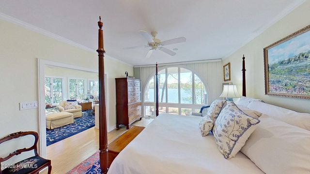 211 Wilson Point Road, Trent Woods, NC 28562