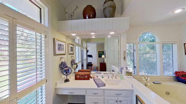 211 Wilson Point Road, Trent Woods, NC 28562