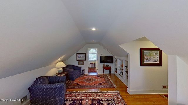 211 Wilson Point Road, Trent Woods, NC 28562