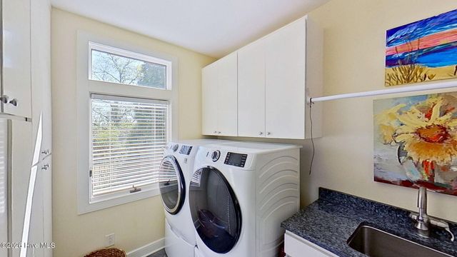 211 Wilson Point Road, Trent Woods, NC 28562