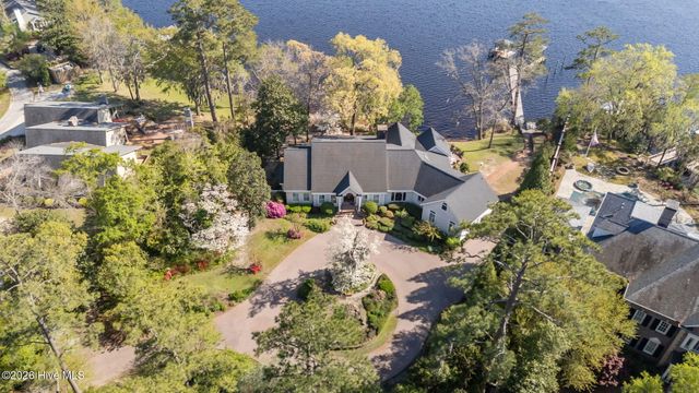 211 Wilson Point Road, Trent Woods, NC 28562