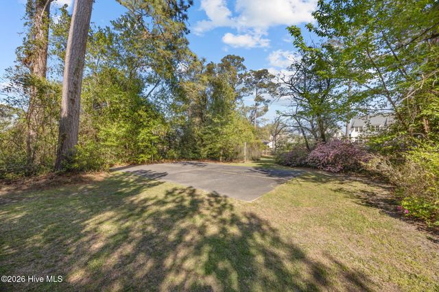 211 Wilson Point Road, Trent Woods, NC 28562