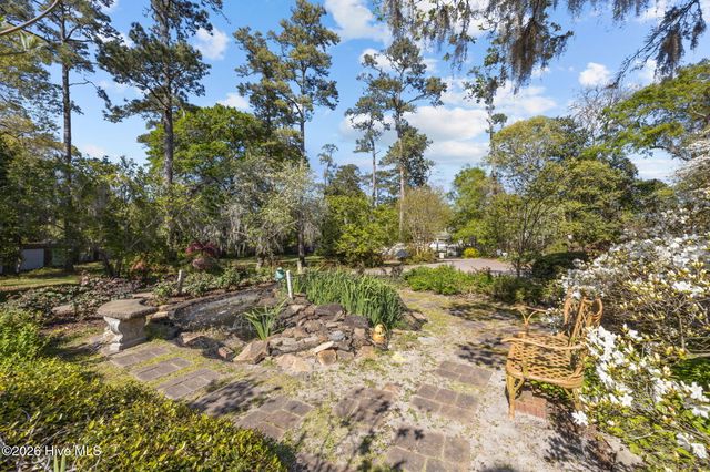 211 Wilson Point Road, Trent Woods, NC 28562