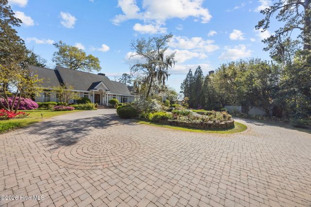 211 Wilson Point Road, Trent Woods, NC 28562