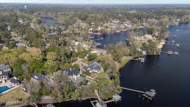 211 Wilson Point Road, Trent Woods, NC 28562