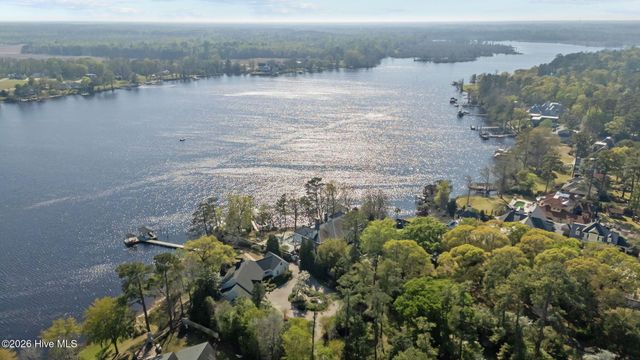 211 Wilson Point Road, Trent Woods, NC 28562