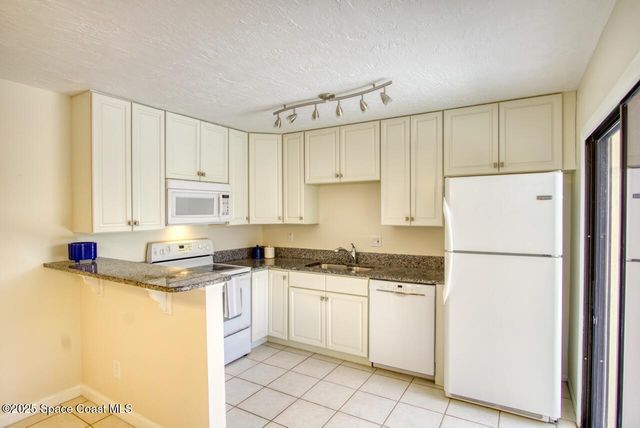 3711 Vista Oaks Circle NE, Palm Bay, FL 32905