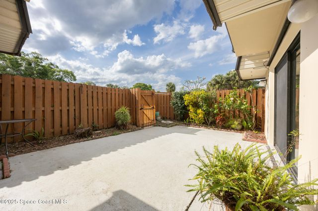 3711 Vista Oaks Circle NE, Palm Bay, FL 32905