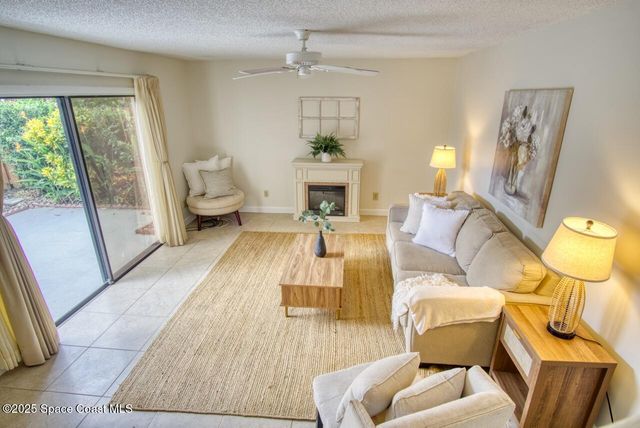 3711 Vista Oaks Circle NE, Palm Bay, FL 32905