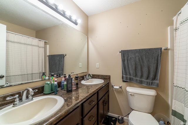 4679 Legacy Cove, Woodburn, IN 46797