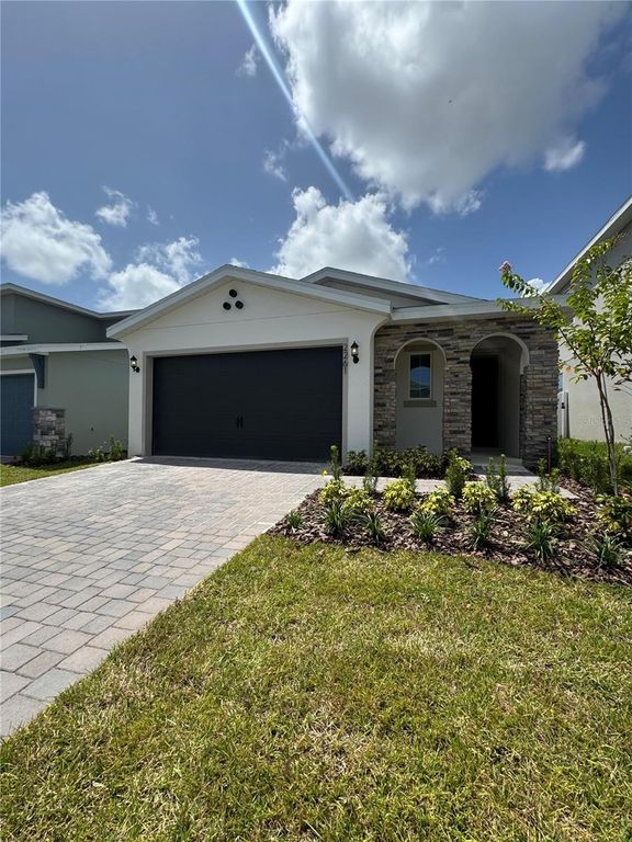2261 JUNIPER BERRY DRIVE, Minneola, FL 34715