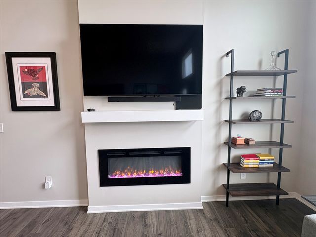 9773 Turnpoint Drive, West Des Moines, IA 50266