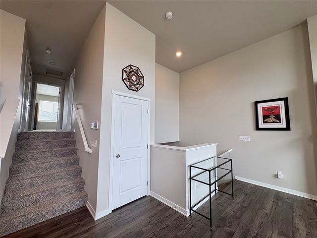 9773 Turnpoint Drive, West Des Moines, IA 50266