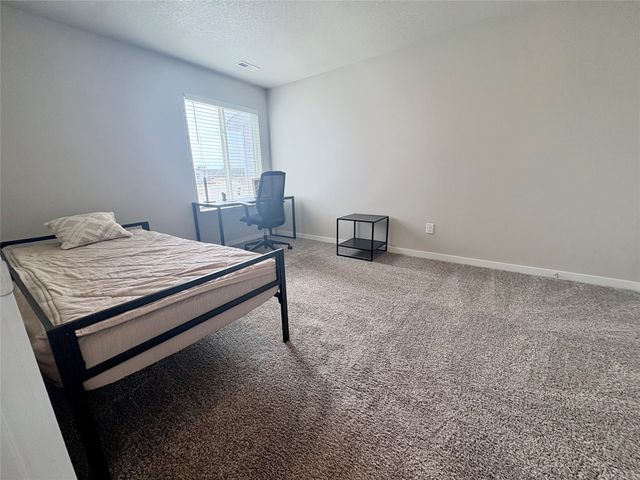 9773 Turnpoint Drive, West Des Moines, IA 50266