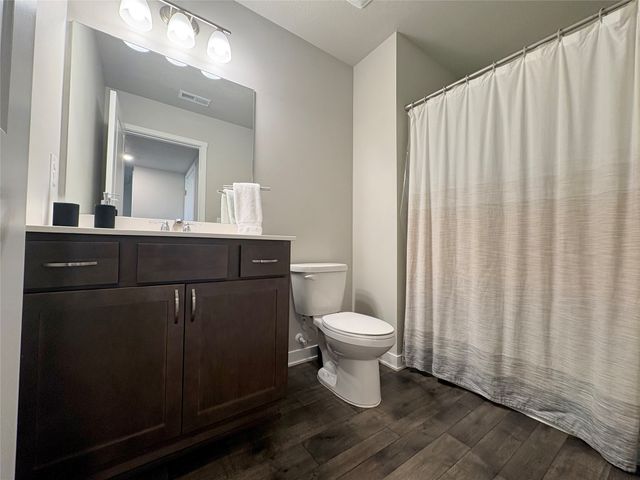 9773 Turnpoint Drive, West Des Moines, IA 50266