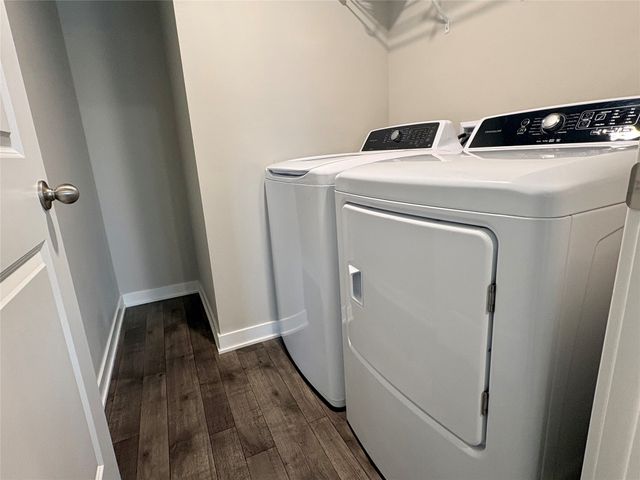 9773 Turnpoint Drive, West Des Moines, IA 50266