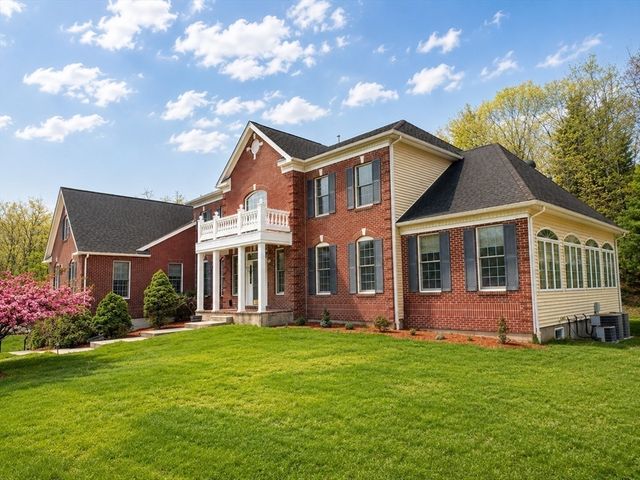 4 Summit Way, Hopkinton, MA 01748
