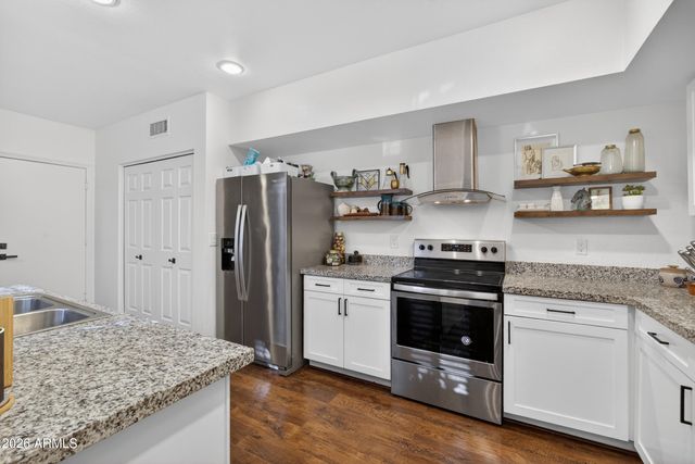 2623 N CARRIAGE Lane, Chandler, AZ 85224