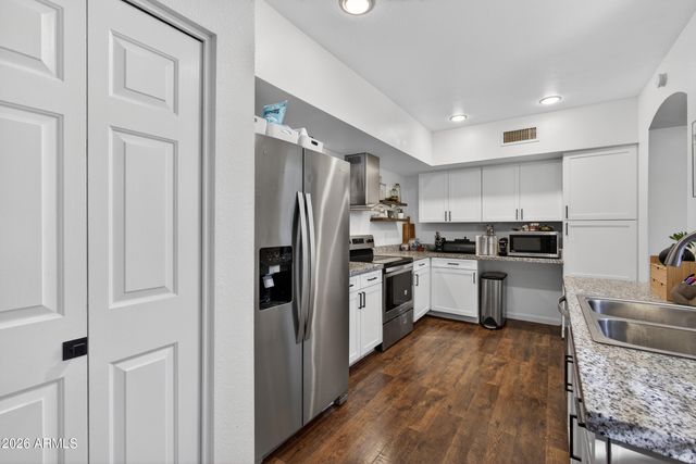 2623 N CARRIAGE Lane, Chandler, AZ 85224