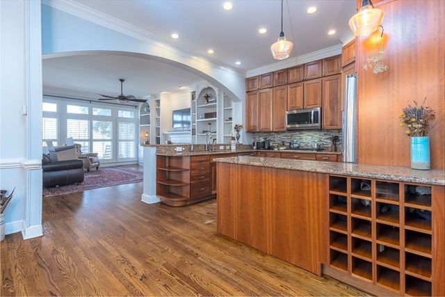 1072 ISLAND DR, Memphis, TN 38103