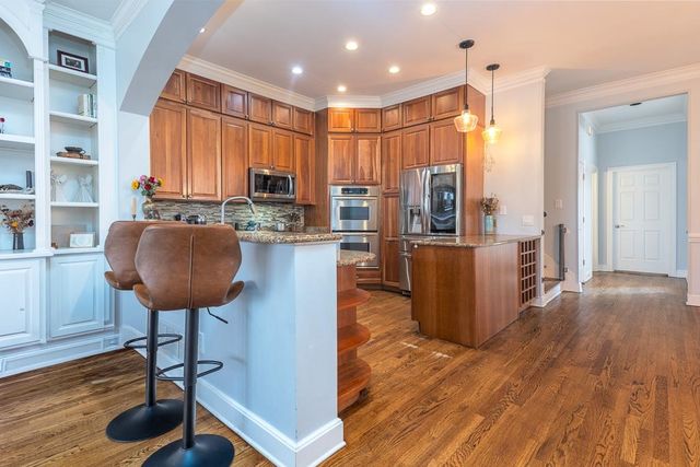 1072 ISLAND DR, Memphis, TN 38103