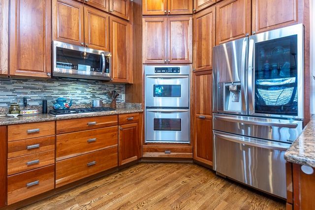 1072 ISLAND DR, Memphis, TN 38103