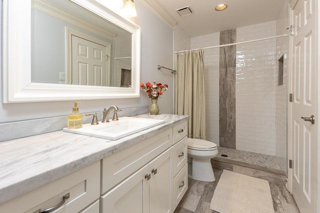 1072 ISLAND DR, Memphis, TN 38103