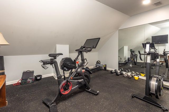 1072 ISLAND DR, Memphis, TN 38103