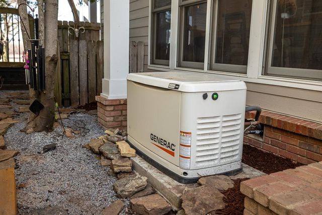 1072 ISLAND DR, Memphis, TN 38103