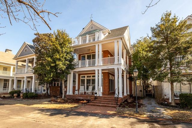 1072 ISLAND DR, Memphis, TN 38103