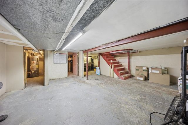 2702 W Cermak Road, Chicago, IL 60608