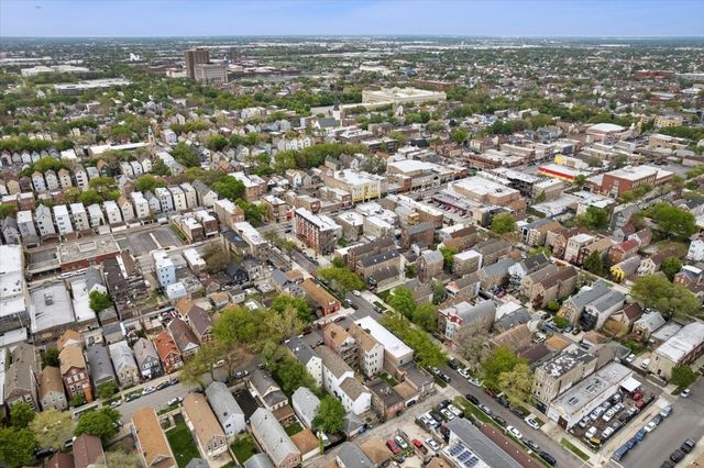 2702 W Cermak Road, Chicago, IL 60608
