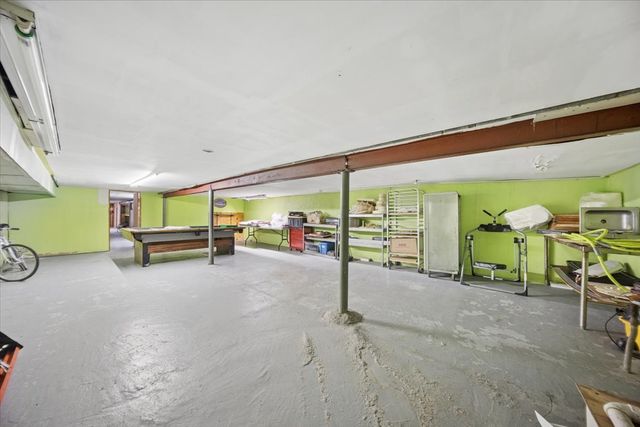 2702 W Cermak Road, Chicago, IL 60608