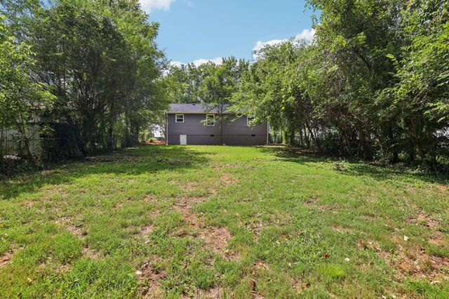 213 Creekside Dr, Clarksville, TN 37042