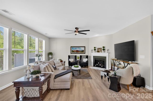 6038 Durango Way, Denver, NC 28037