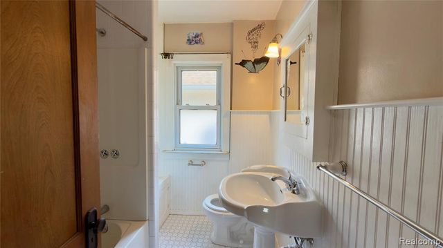 130 Elm Street, River Rouge, MI 48218