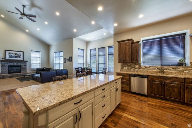 1776 S TEMPLE CT, Bountiful, UT 84010