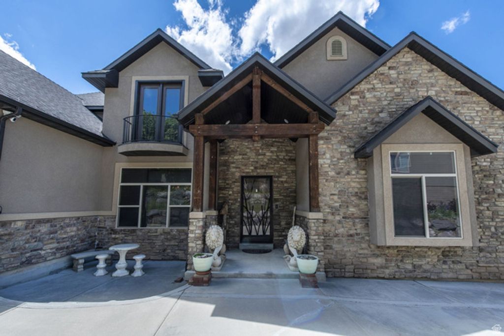 1776 S TEMPLE CT, Bountiful, UT 84010 — photo 2