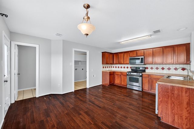 2105 Sherbrooke Court, Sherman, TX 75092