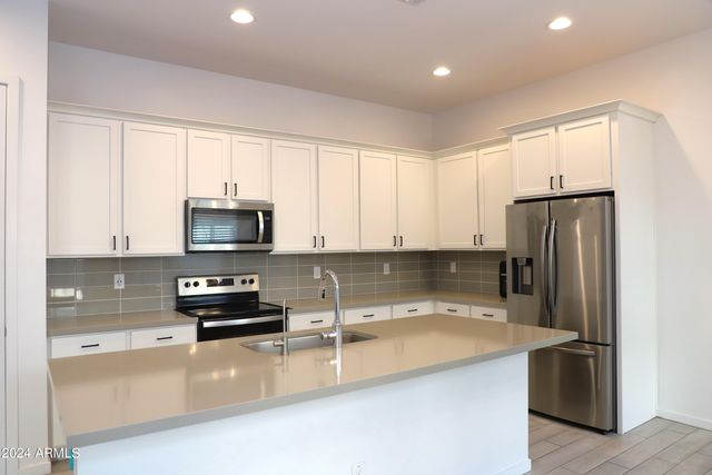 901 S SMITH Road 1059, Tempe, AZ 85281
