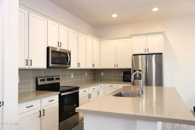 901 S SMITH Road 1059, Tempe, AZ 85281