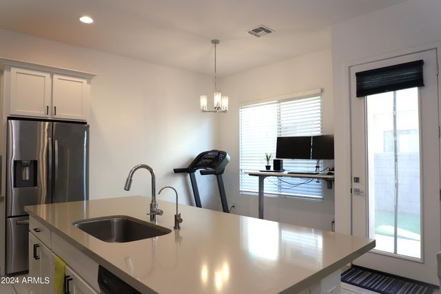 901 S SMITH Road 1059, Tempe, AZ 85281