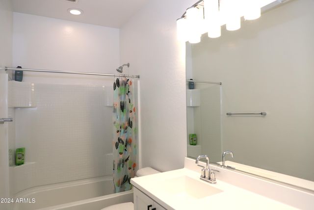 901 S SMITH Road 1059, Tempe, AZ 85281