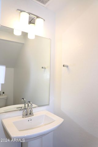 901 S SMITH Road 1059, Tempe, AZ 85281