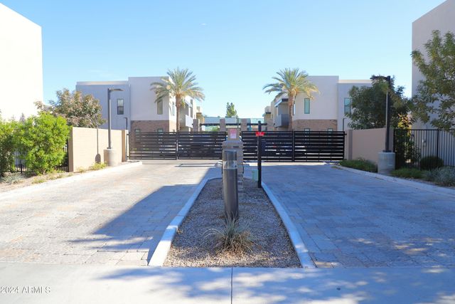 901 S SMITH Road 1059, Tempe, AZ 85281