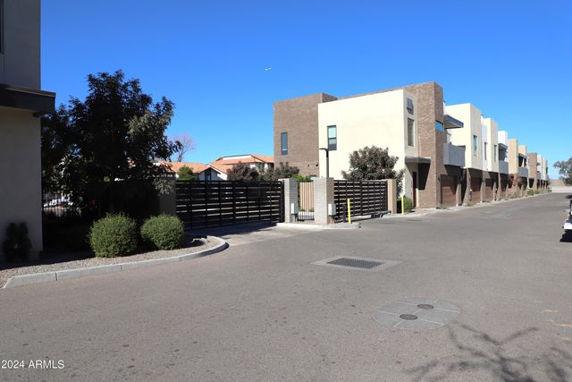 901 S SMITH Road 1059, Tempe, AZ 85281