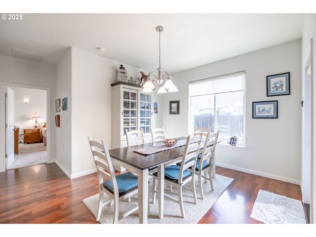 540 LAVENDER St, Silverton, OR 97381