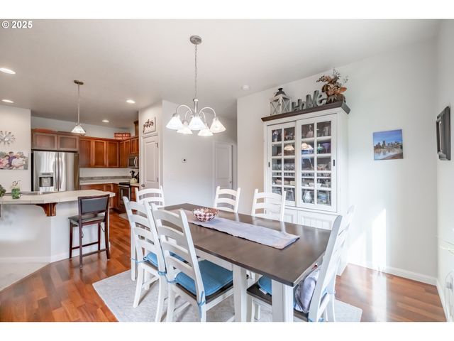 540 LAVENDER St, Silverton, OR 97381