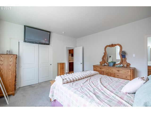 540 LAVENDER St, Silverton, OR 97381