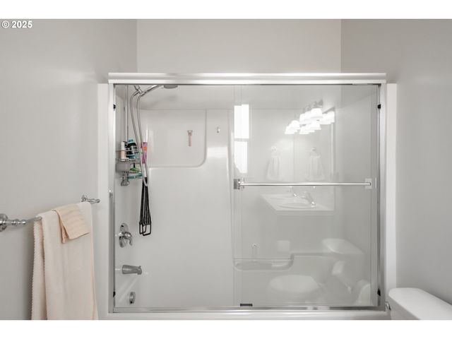 540 LAVENDER St, Silverton, OR 97381